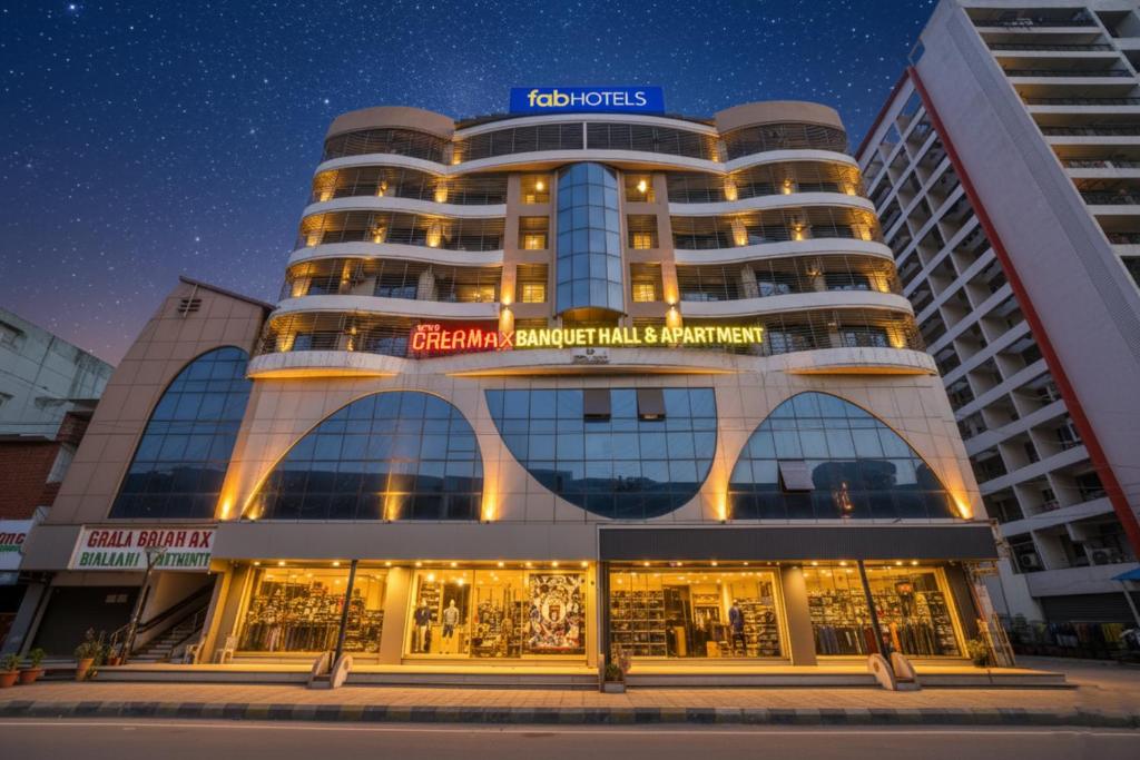 FabHotel Shree Balaji NX Banquets & Apartment, Bombaj