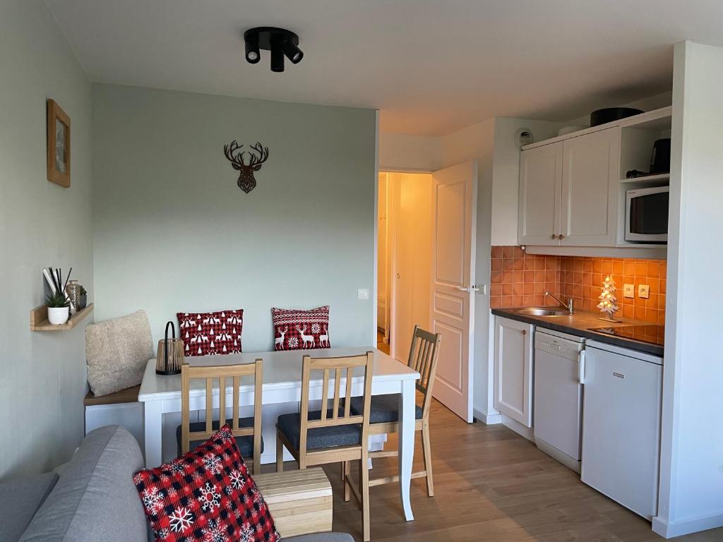 Newly renovated flat on the slopes - 2