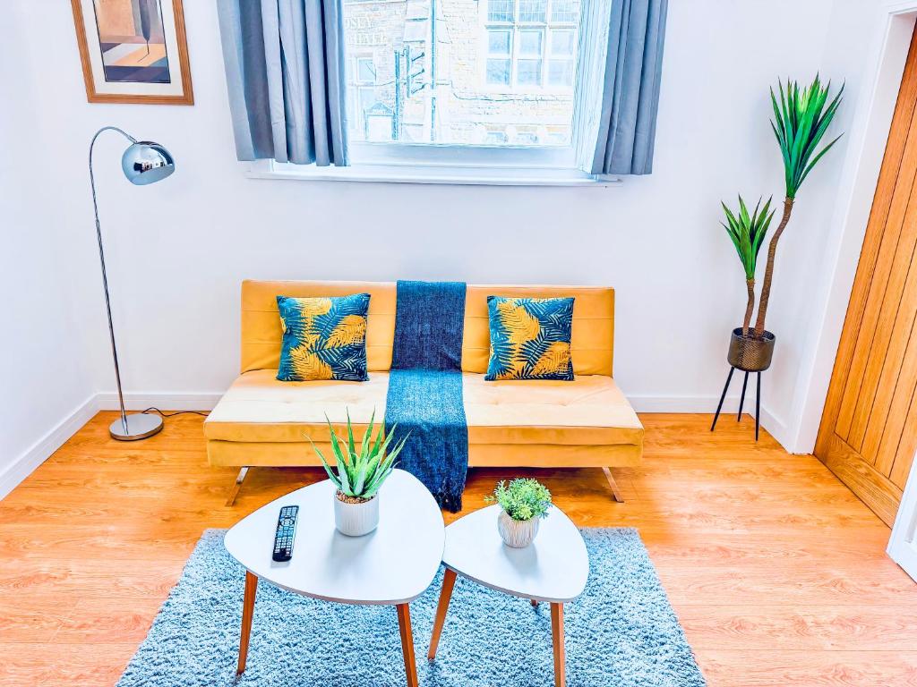 Elegant 1 bed flat, Sleeps 4, Free parking, Pet friendly, Pudsey, Leeds, Pudsey