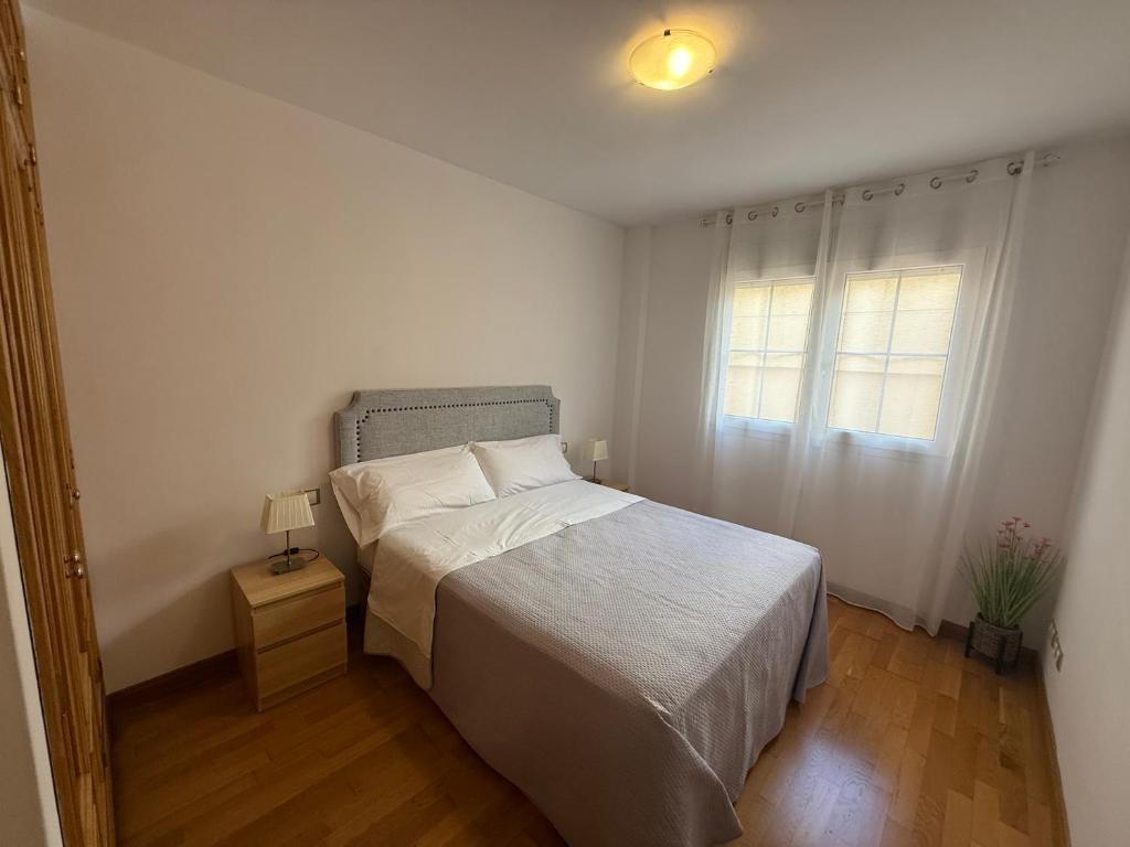 Malagueta, free parking, center & beach - 4