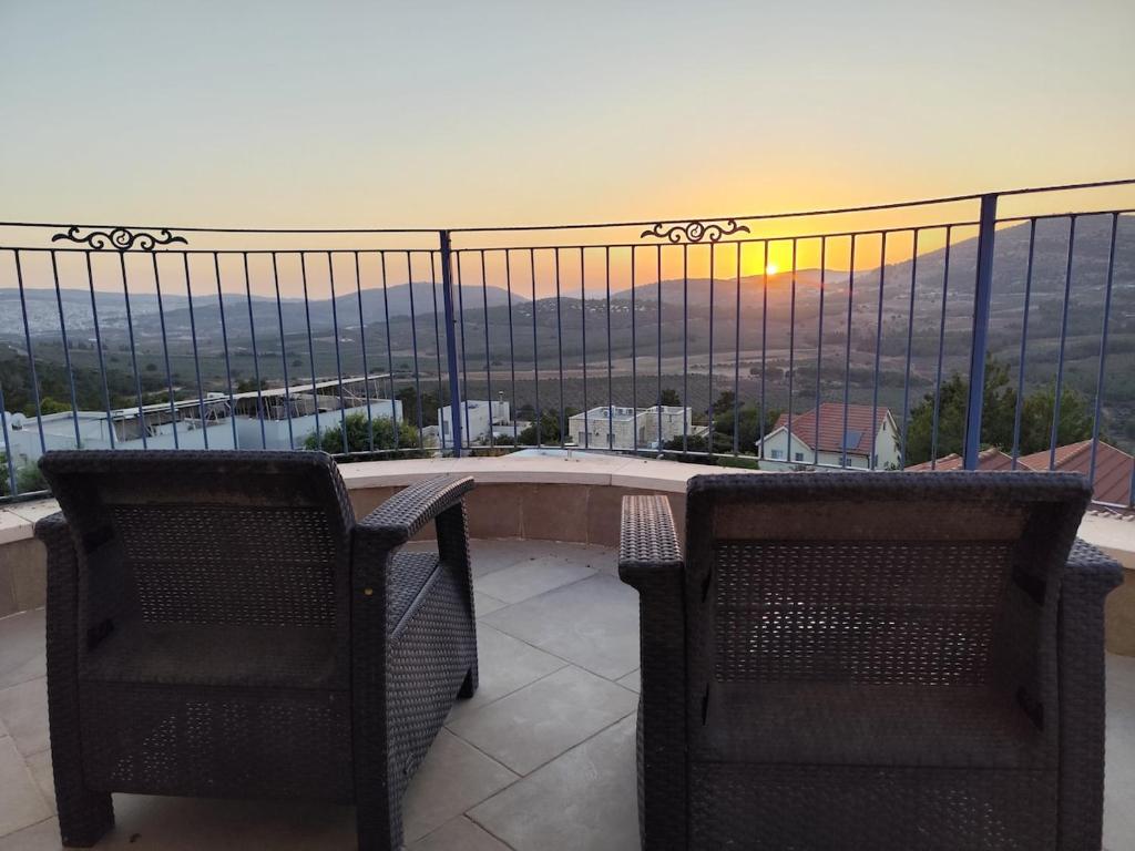 House with Mountain Views, Lotem