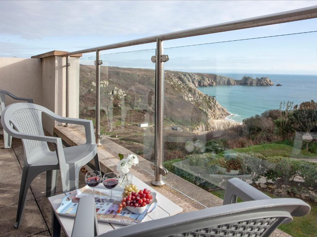 Cove View Apartment, Porthcurno
