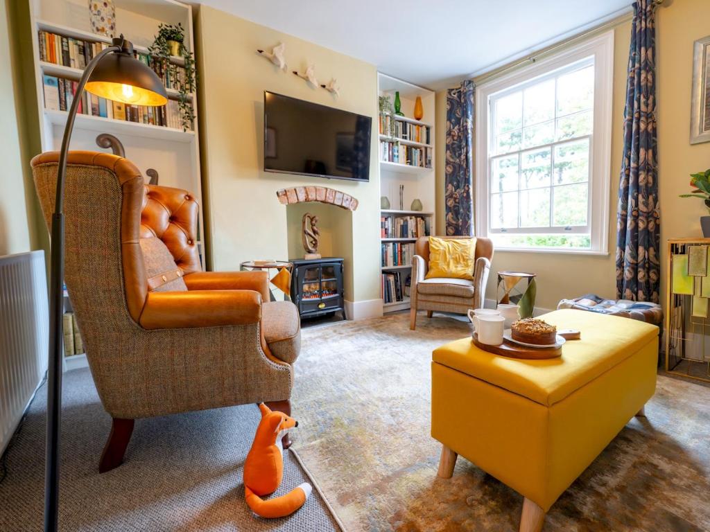 Pass the Keys Charming 2 Bed Townhouse Short Walk To The River, Shrewsbury