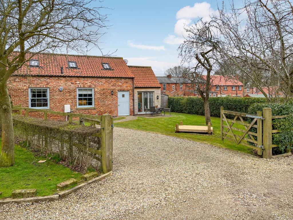 Lockwood Barn, Salton