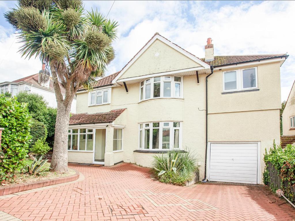 Devon Sands, Paignton