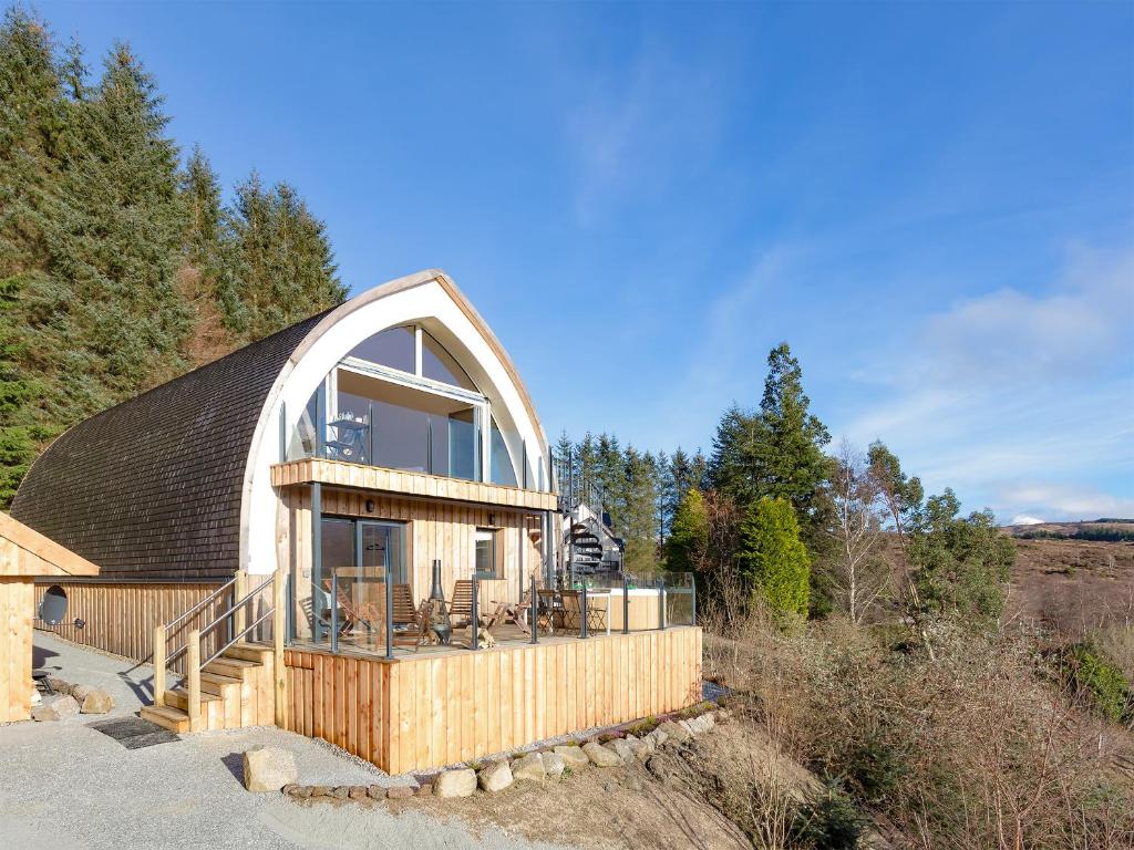 Jill Strawbale House- Ukc2935, Strontian