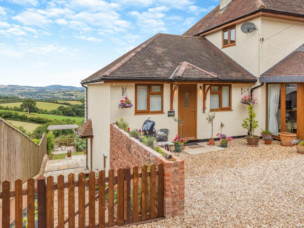 Blue Inkle, West Quantoxhead