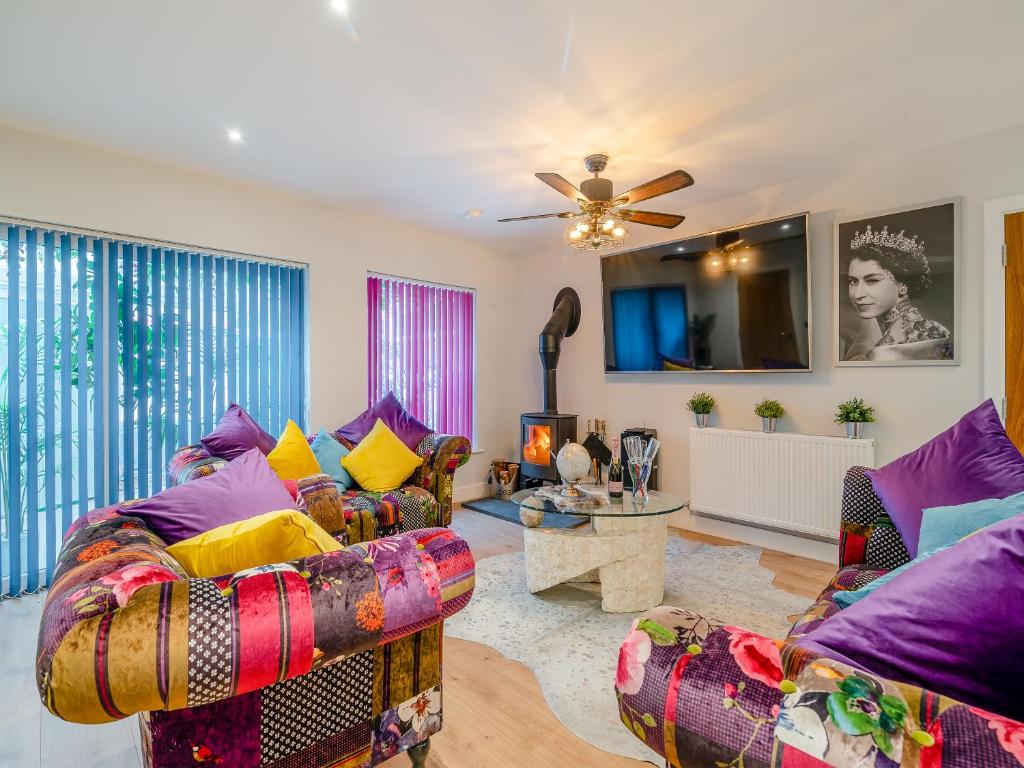 Merriman Lodge, Street