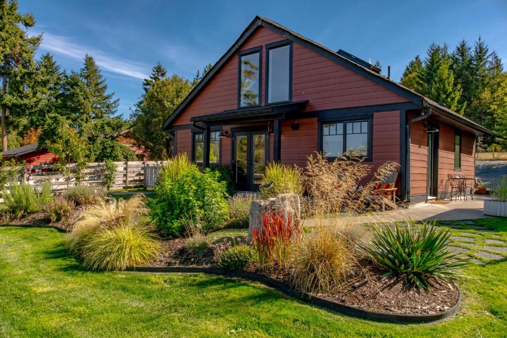 The Nest, Lantzville