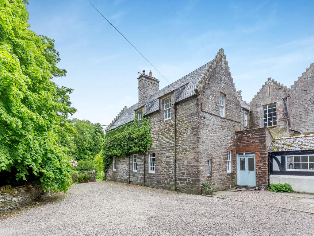 The Ivy Wing, Slickly