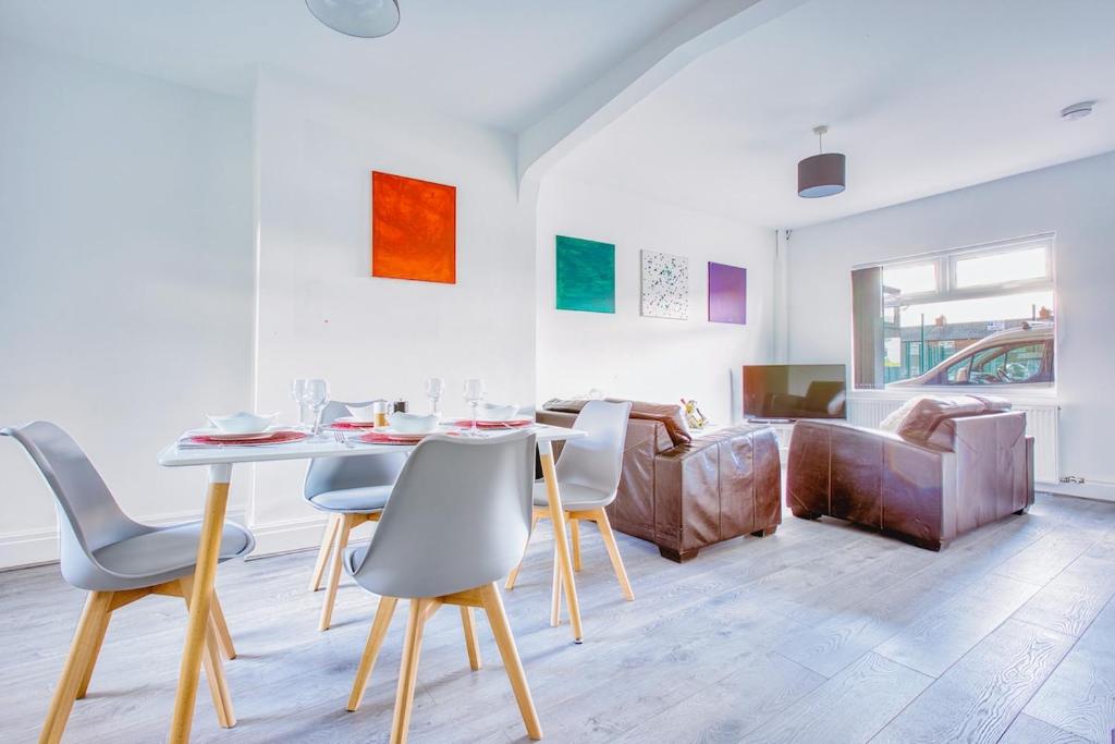 Charles Street - Contractor Accommodation, Saint Helens