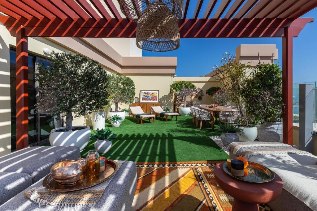 Penthouse four bedroom with two large chillout terraces, Dubaï