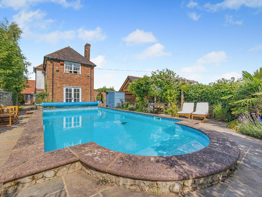 Swallow - Uk50155, Faversham