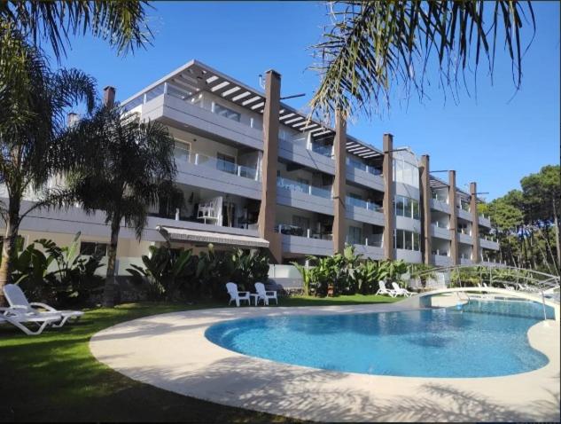 Departamento 2 ambientes Complejo Amarras Pinamar con pileta y servicios - 1