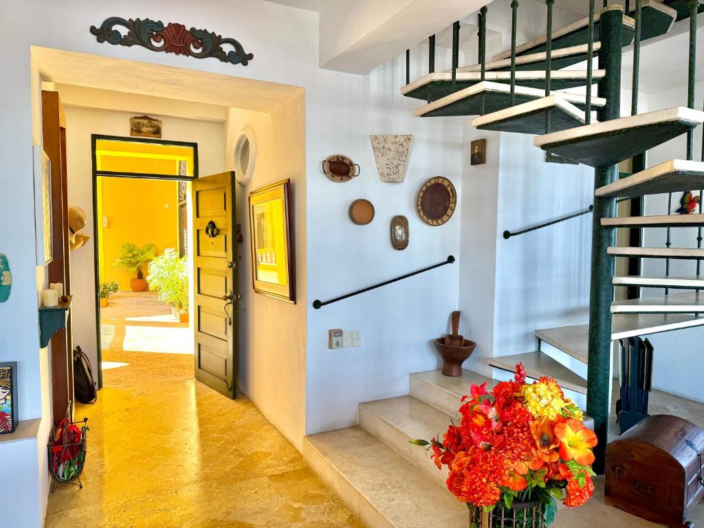 by Calamari Homes - El Porvenir 402 walled city - 2