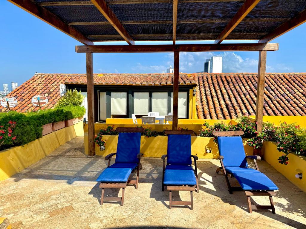 by Calamari Homes - El Porvenir 402 walled city - 3