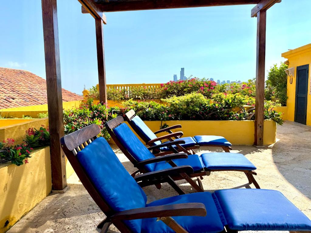 by Calamari Homes - El Porvenir 402 walled city - 5