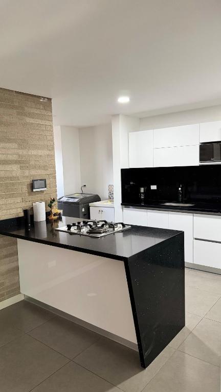 Apartamento con parqueadero en Laureles - Estadio, Medellín - 3