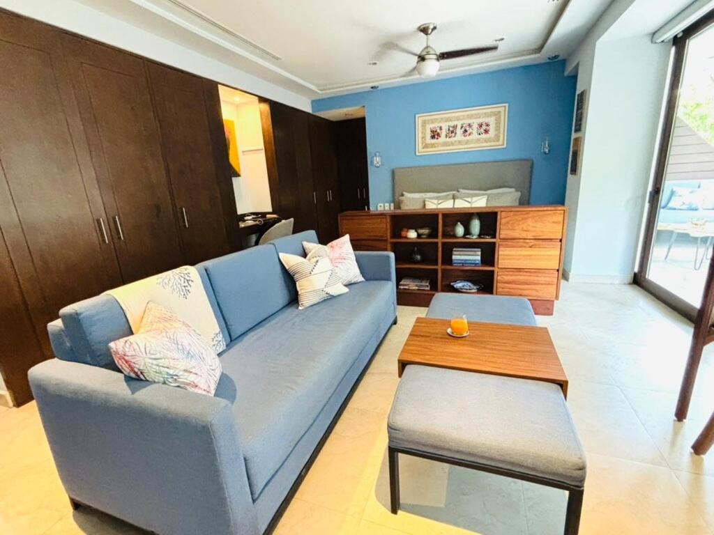 Sunny Studio in Romantic Zone, Steps to Beach - 3