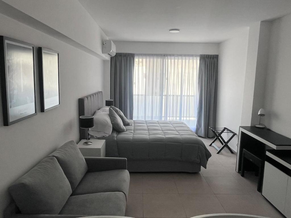 Spot Studios 703 - 3