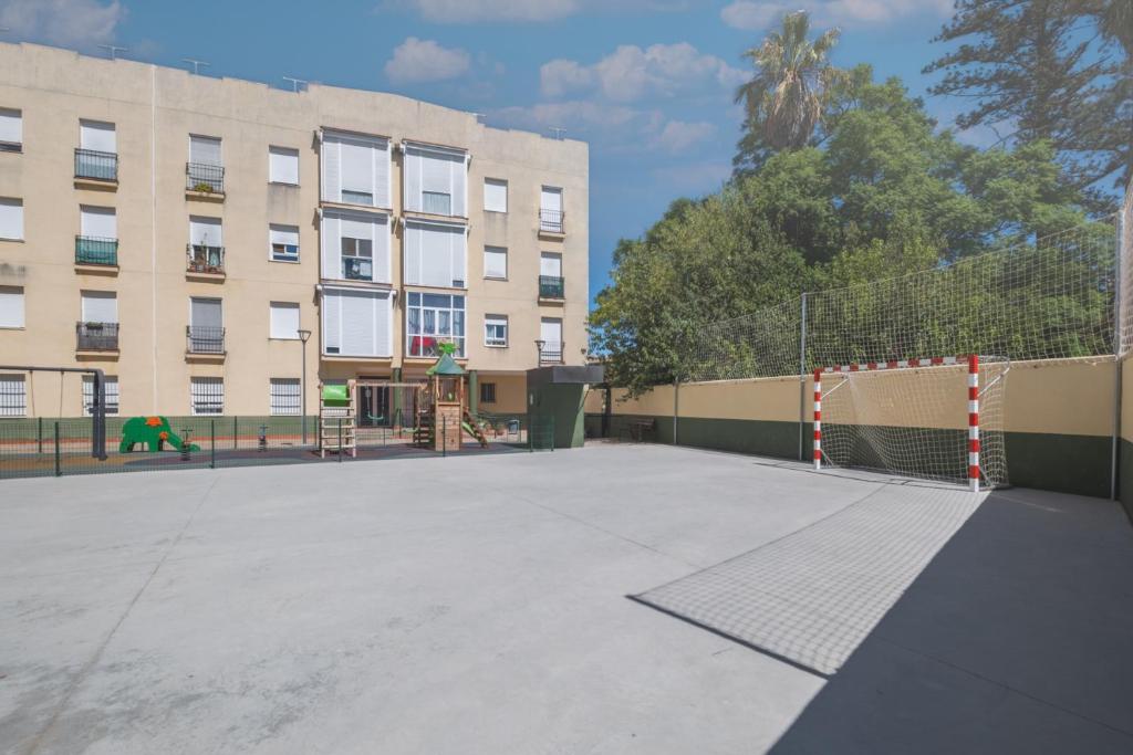 Acogedor apartamento con parque infantil - 1