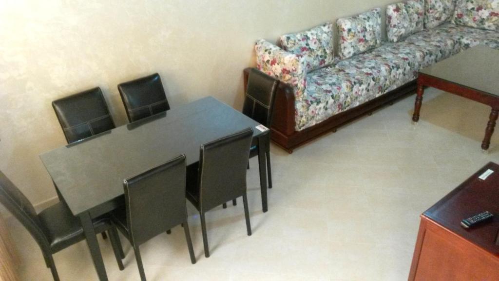 Shared lounge/TV area