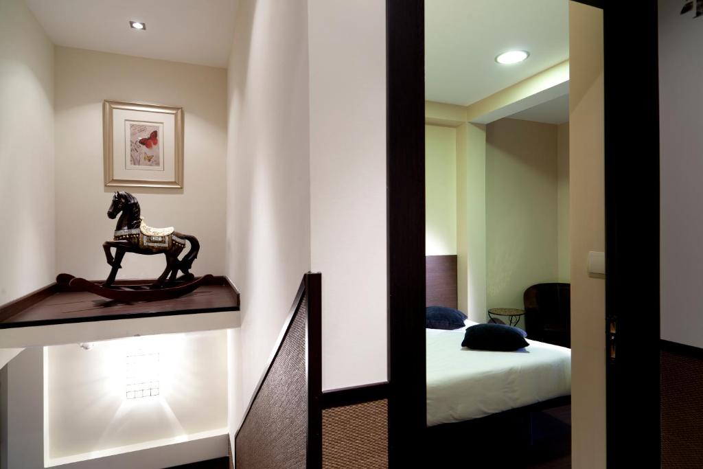 Hostal THC Tirso de Molina photo
