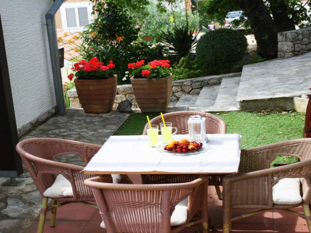 Apartment in Maslenica near the Sea, Maslenica