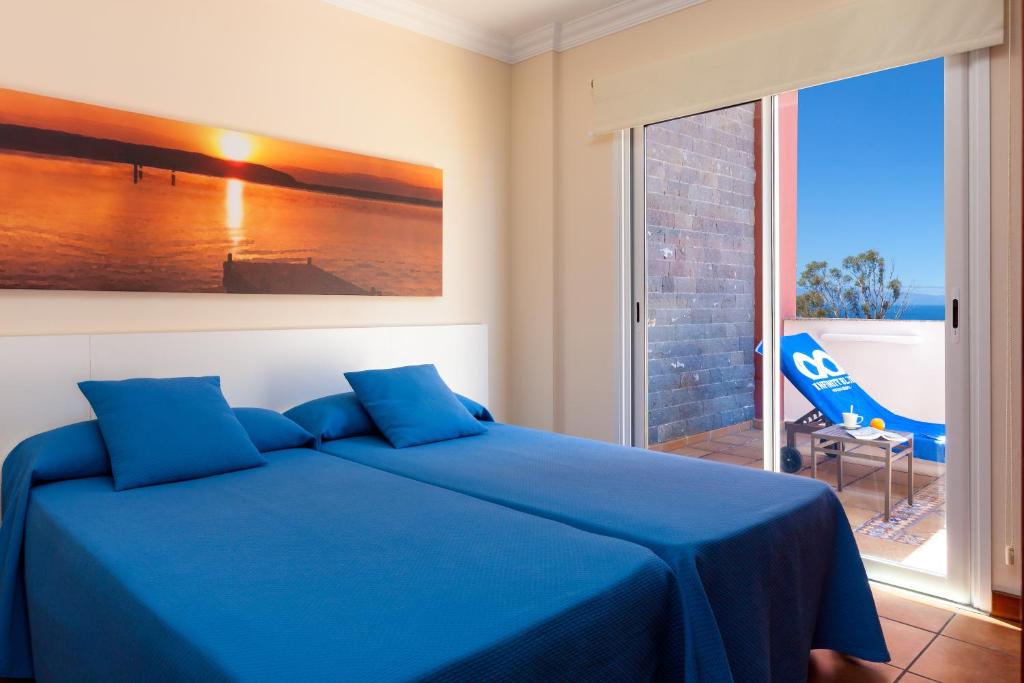 Apartamentos Terrazas Los Gigantes by Suncanarias — Hotel rooms in Acantilado de los Gigantes, Canary Islands