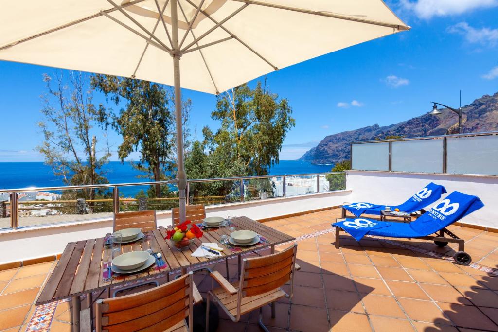 Apartamentos Terrazas Los Gigantes by Suncanarias — Attractions in the area in Acantilado de los Gigantes, Canary Islands