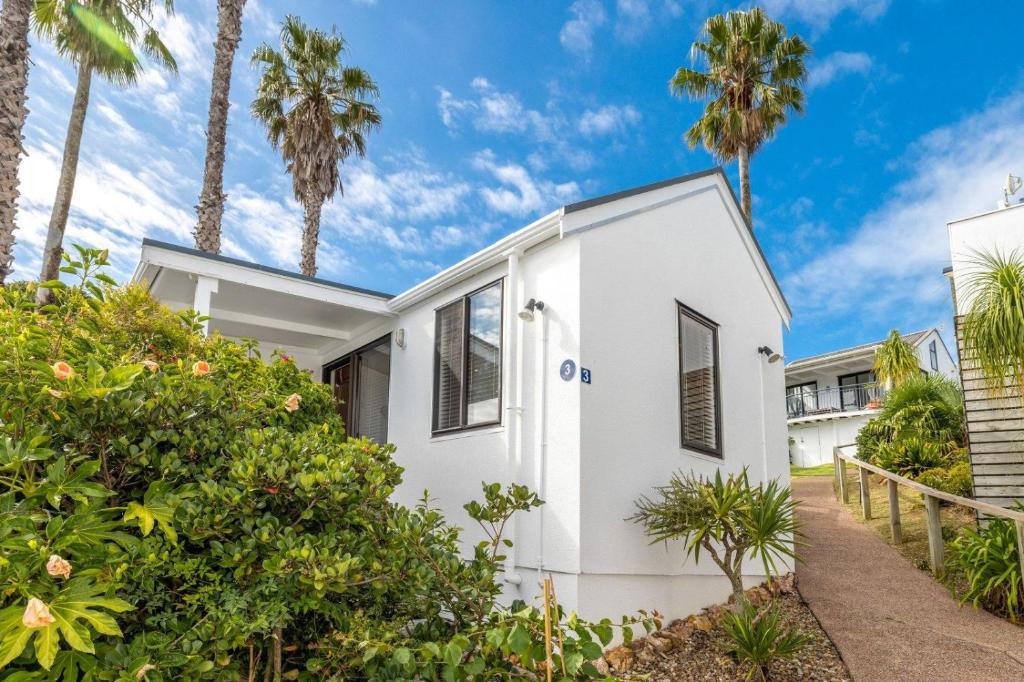 Accessible Seaview Unit 3, Waiheke Island