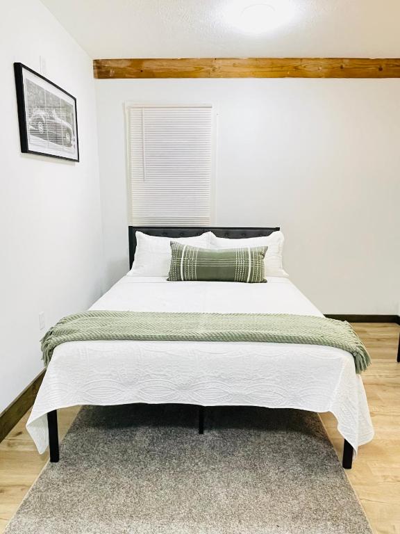 NEW 1bed 1bath Near Airport, Cleveland Clinic, DTWN CLE, Cleveland