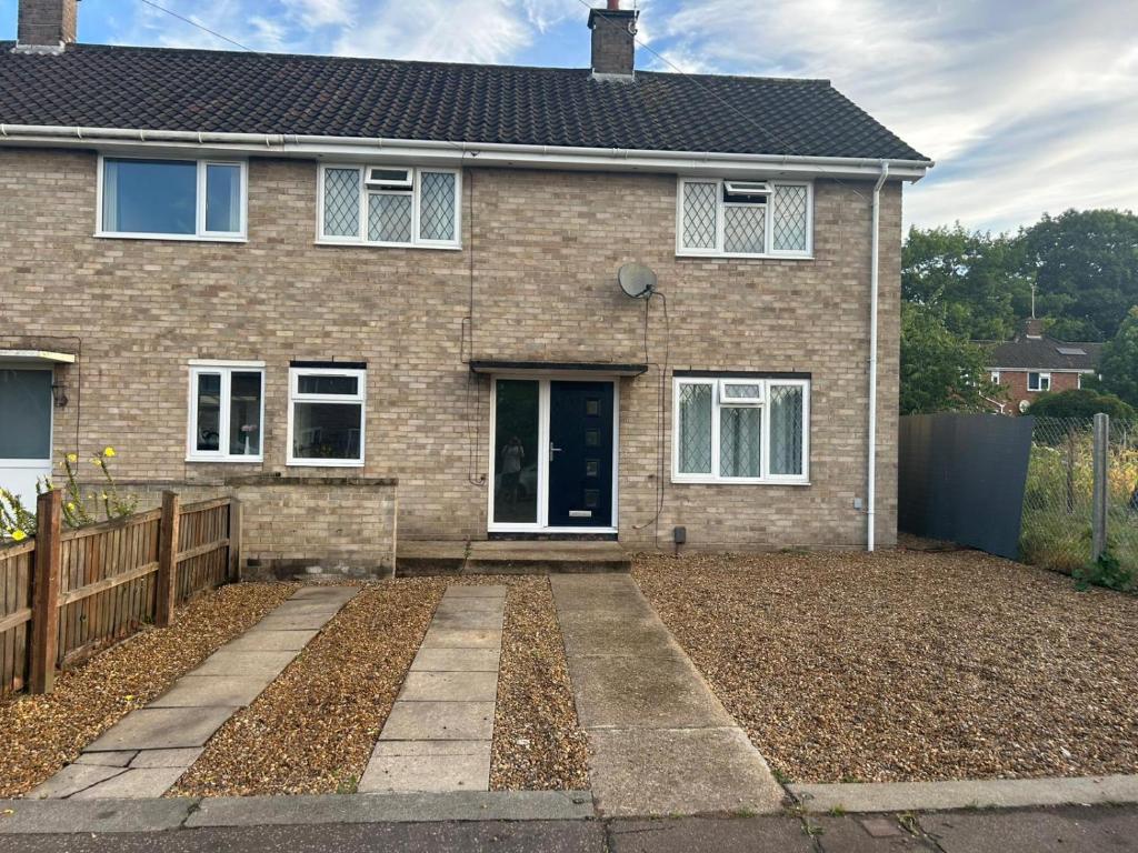 Spacious rooms close the hospital, UEA and the city centre, Earlham