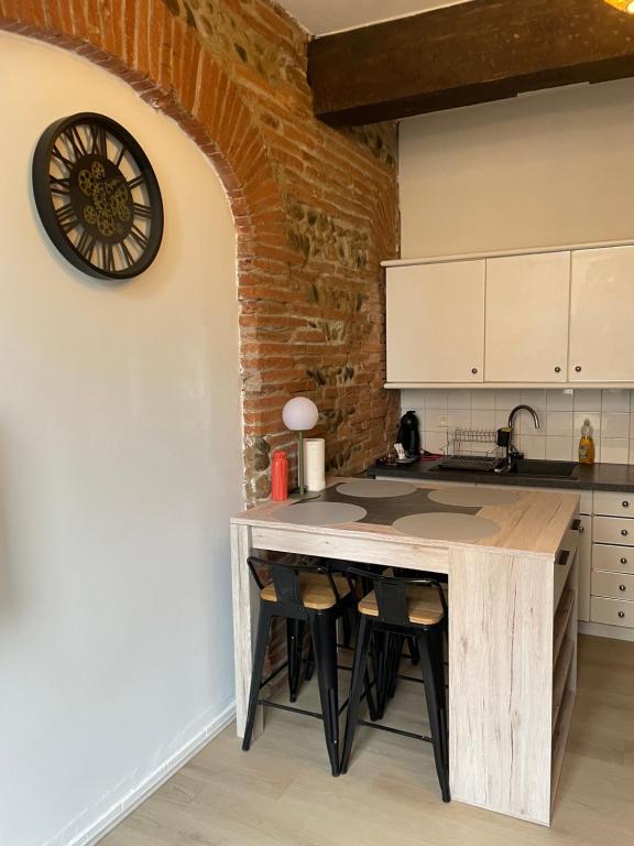 T2 cosy avec vue Pont des Catalans-Saint Cyprien - 4