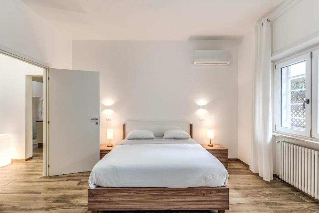 Cicci's Vatican Apartment - 50 meters from Metro A Station, Rome