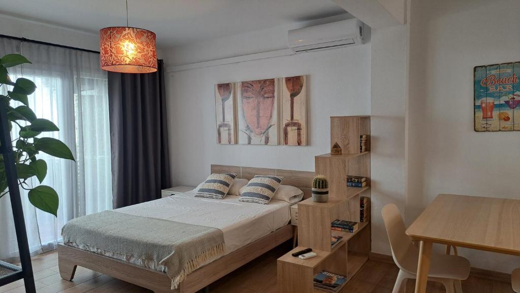Studio Cervantes - 100m Beach & City Center - 2