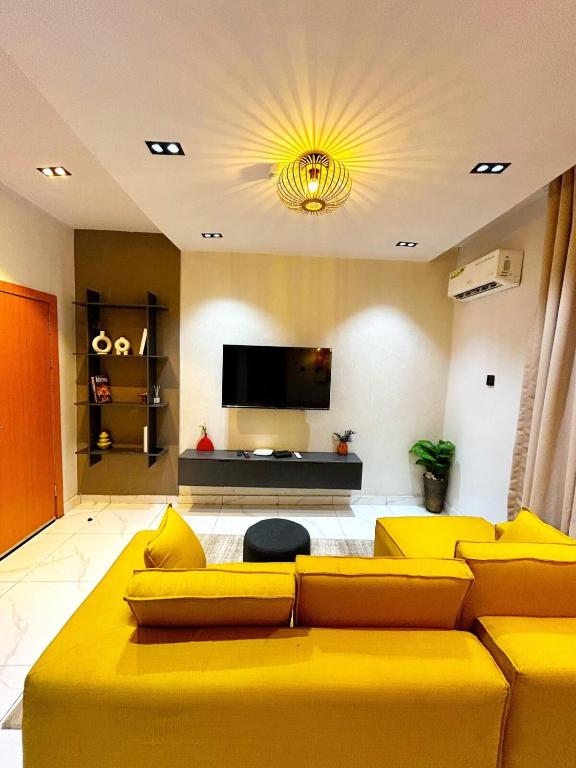 1Bdrm, 24hrs light, security personnel, Surulere