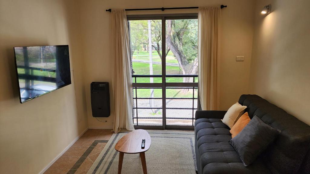 Departamento Centrico con vista única a Plaza Sarmiento - 5