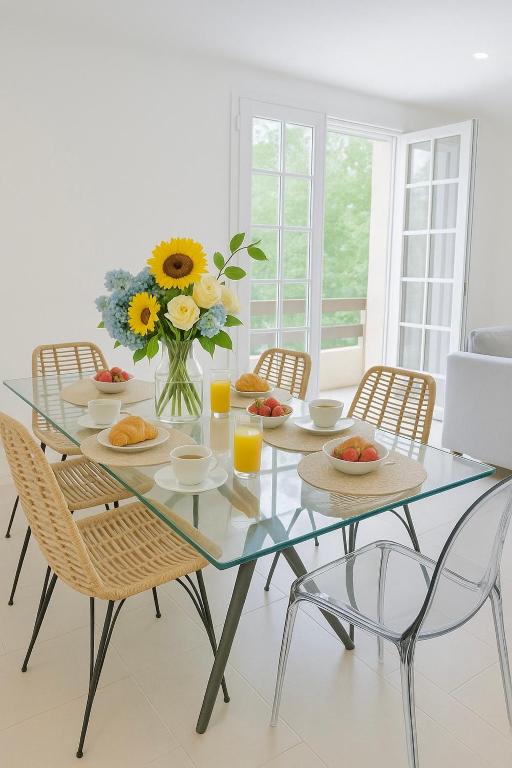 Élégant T3 neuf, 6 pers, clim, balcon, pkg gratuit, 5 min du Port - 3