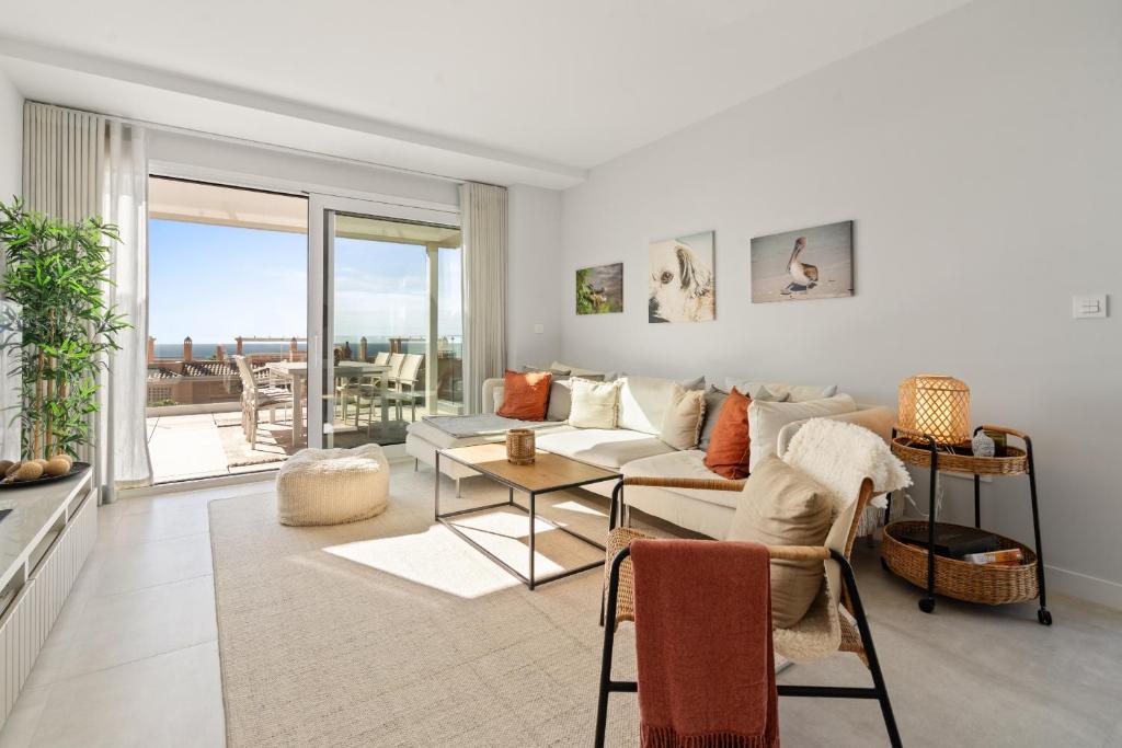 46 Corner Apartment with panoramic sea views and large terrace - 2
