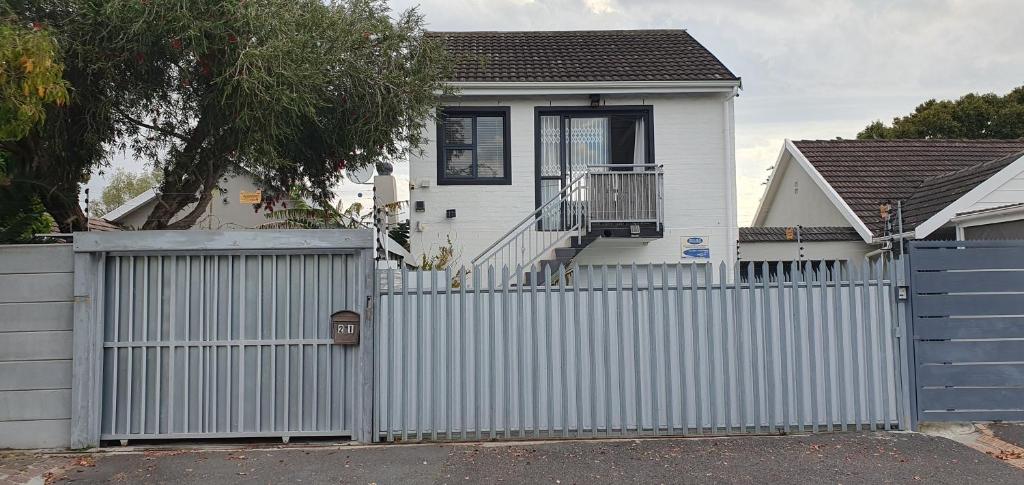 Quilla Quarters, Plumstead