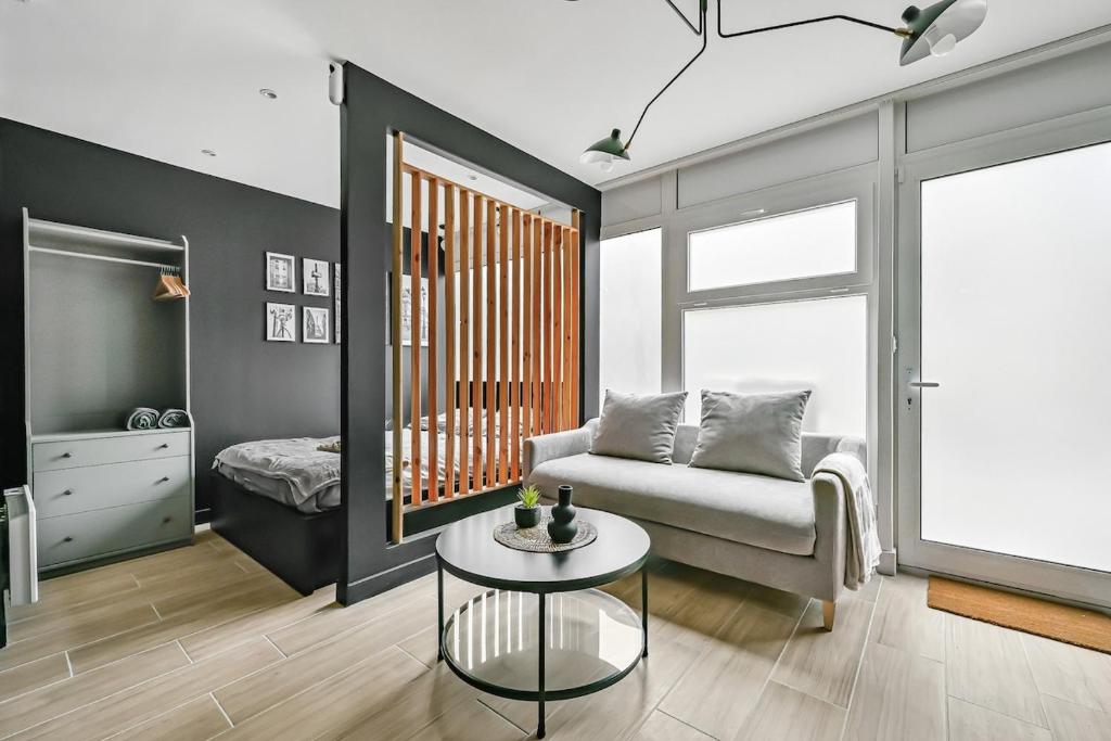 Casa Nera - 4 People Close to Paris RER B Fiber WiFi, Bagneux