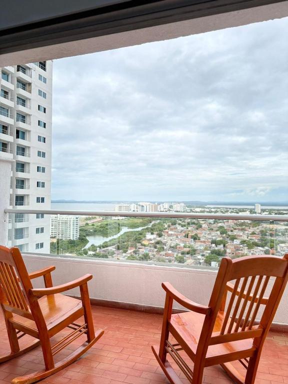 Apartamento amoblado, cómodo y cerca de lo mejor de la ciudad - 2