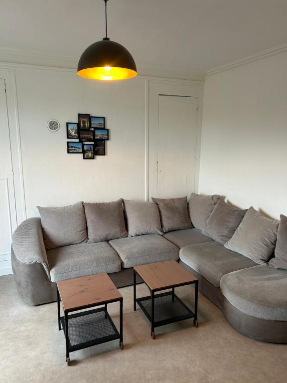 Le famillial , 2 chambres, 4 lits double Avec parking PRIVE 1 VOITURE, NETFLIX, lits faits et serviettes de toilette sur place - 3