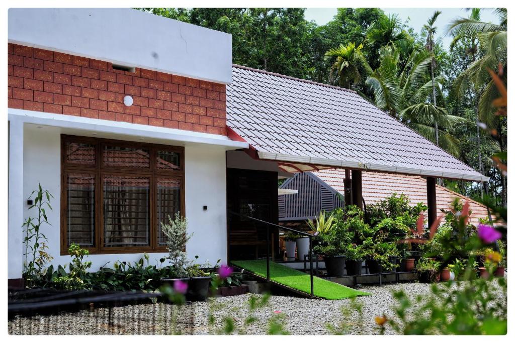 MT'S Villas, Batheri