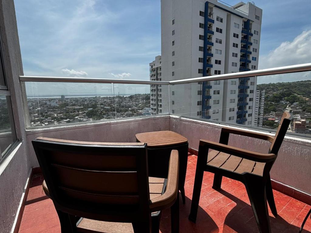 Apartamento amoblado, cómodo y cerca de lo mejor de la ciudad - 4