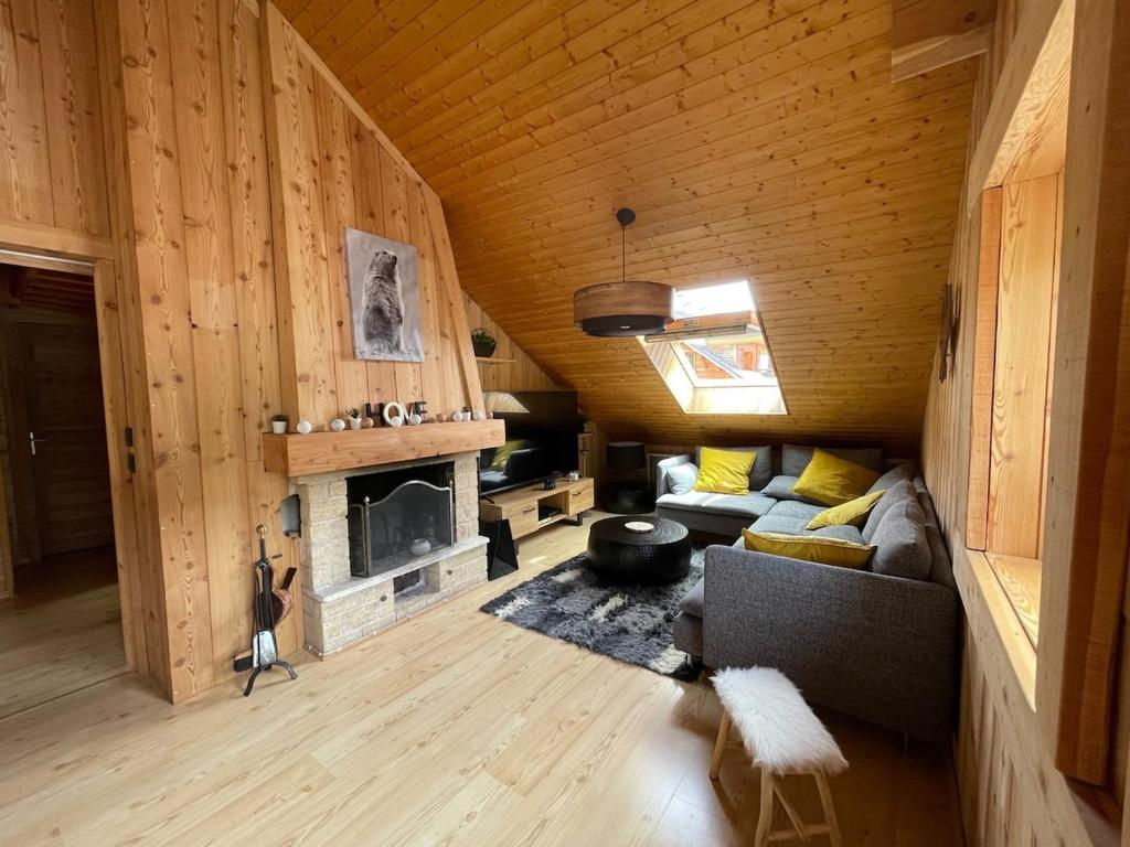 Warm Duplex, Cozy, Village Square - 2