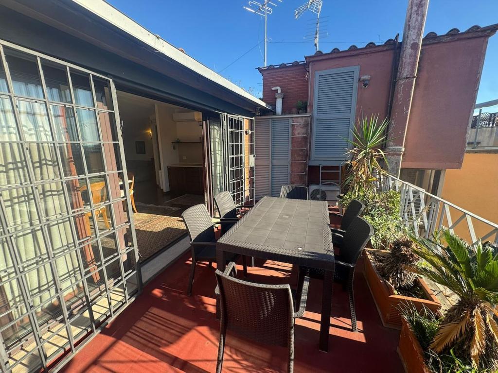 2-Level Flat with Terrace in the Heart of Rome - 5
