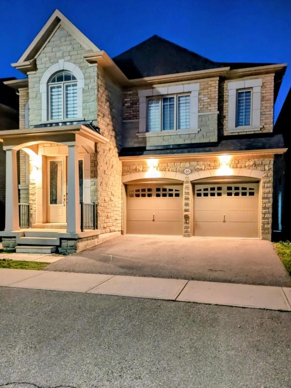 Kings palace, Brampton