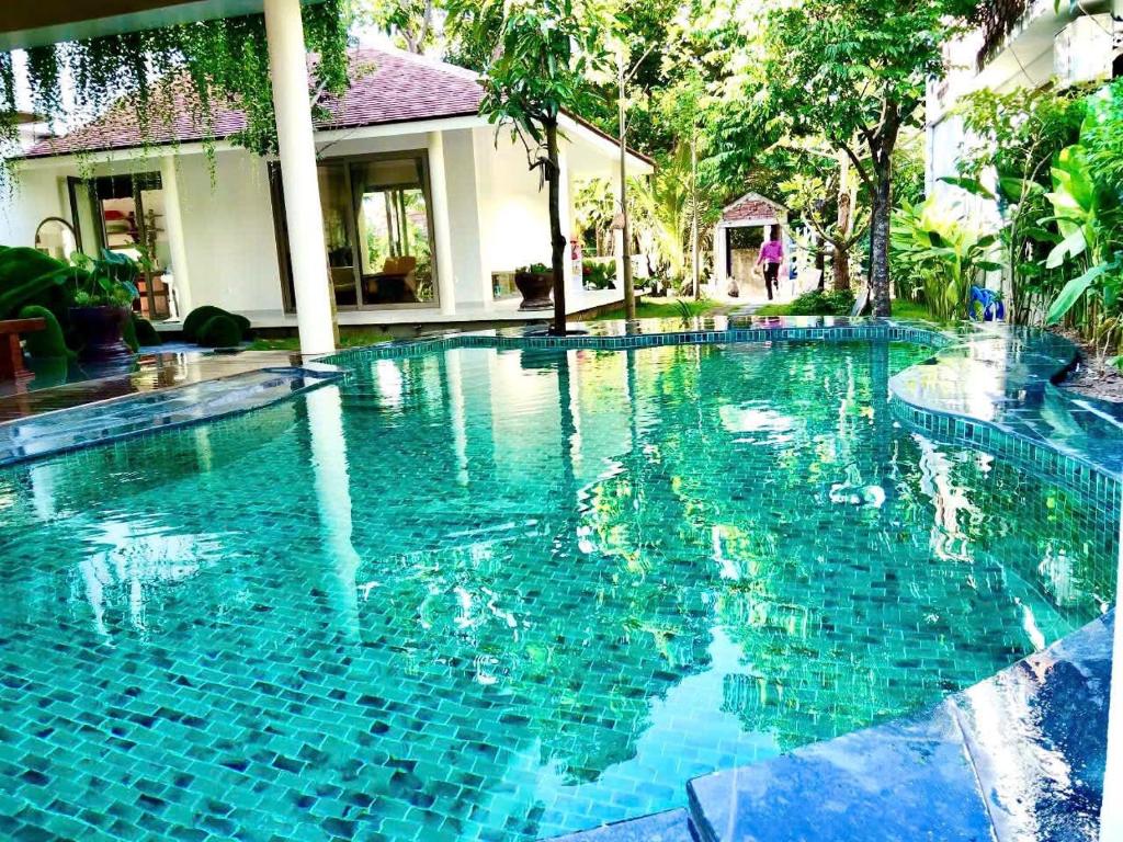 Beachfront Pool Villa - Lạc Villa, Thăng Bình